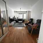 Spacious And Bright 2 Bedroom Διαμέρισμα *