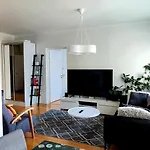 Spacious And Bright 2 Bedroom * Όουλου