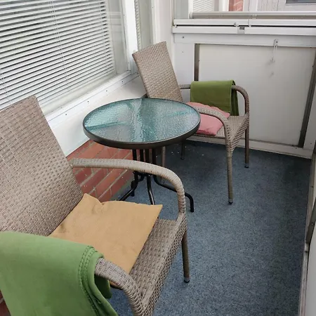 Spacious And Bright 2 Bedroom *