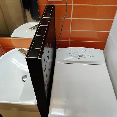 Spacious And Bright 2 Bedroom * אולו