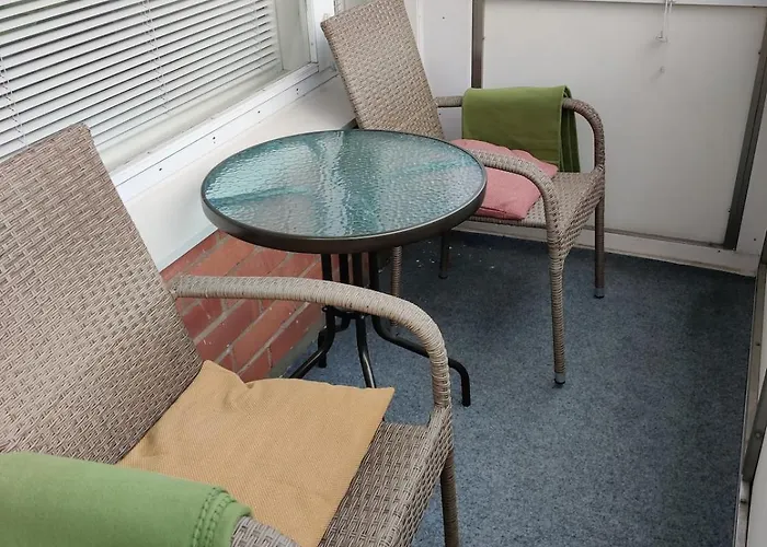 Spacious And Bright 2 Bedroom *