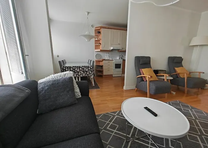 Spacious And Bright 2 Bedroom